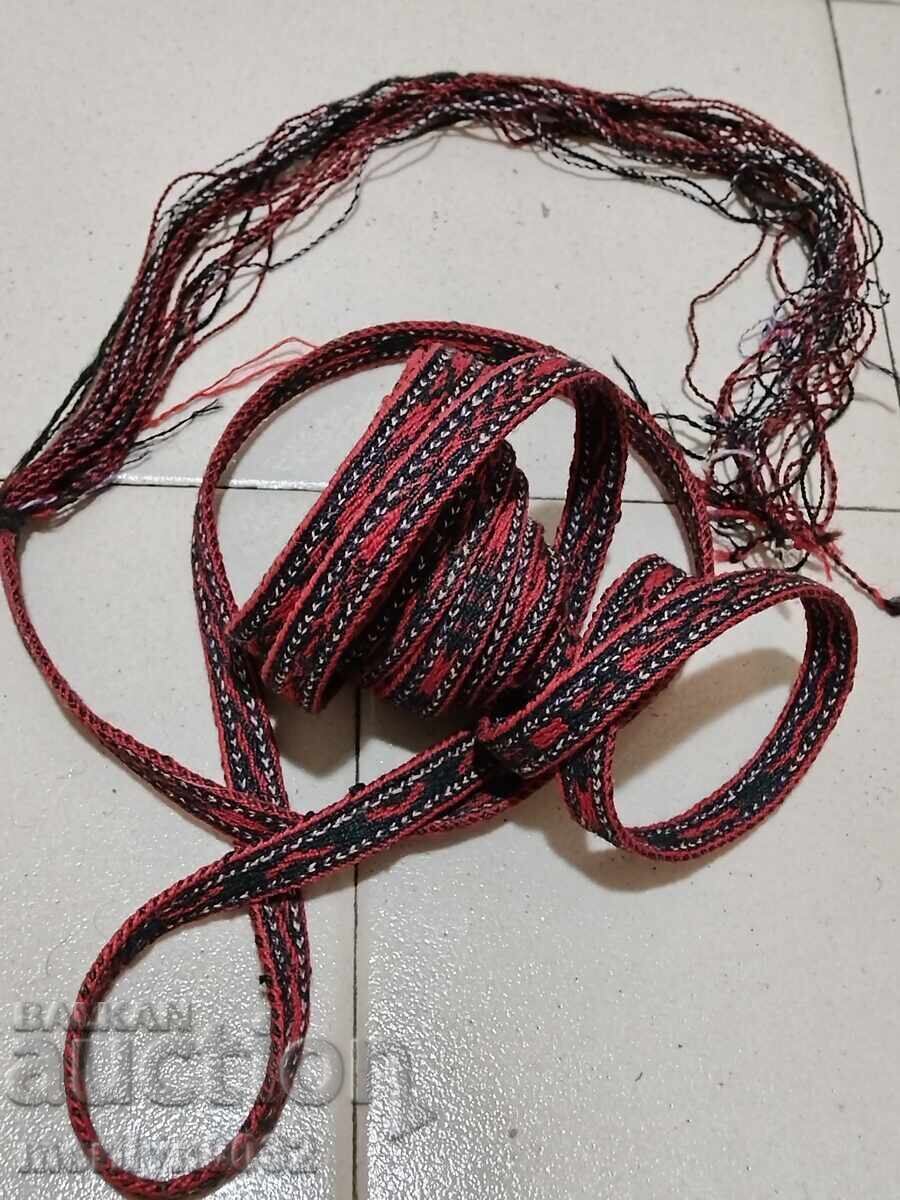 Licitație Centură veche țesută manual, 3,50 metri, brâu, curea, costum popular Licitație Centură veche țesută manual, 3,50 metri, brâu, curea, costum popular