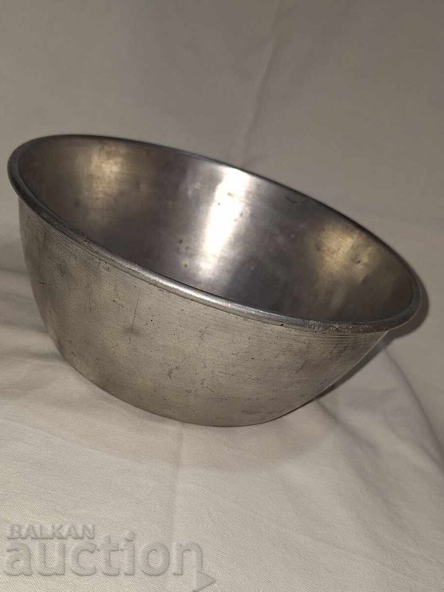 Vechi vas de cupru din alamă, tip tas, castron cu preț € 20.00 | 39.12 BGN