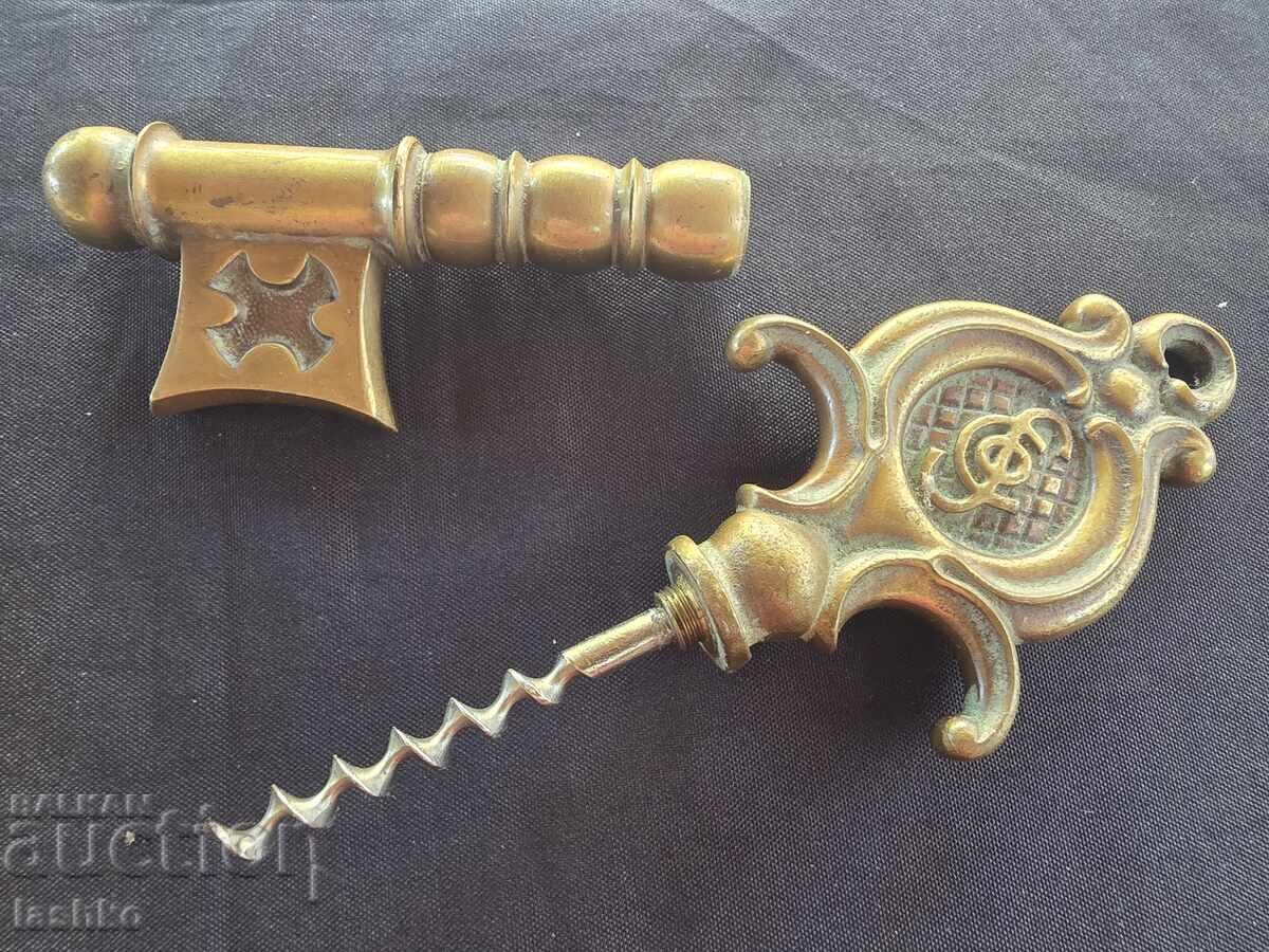 Delivery of Old corkscrew for wine