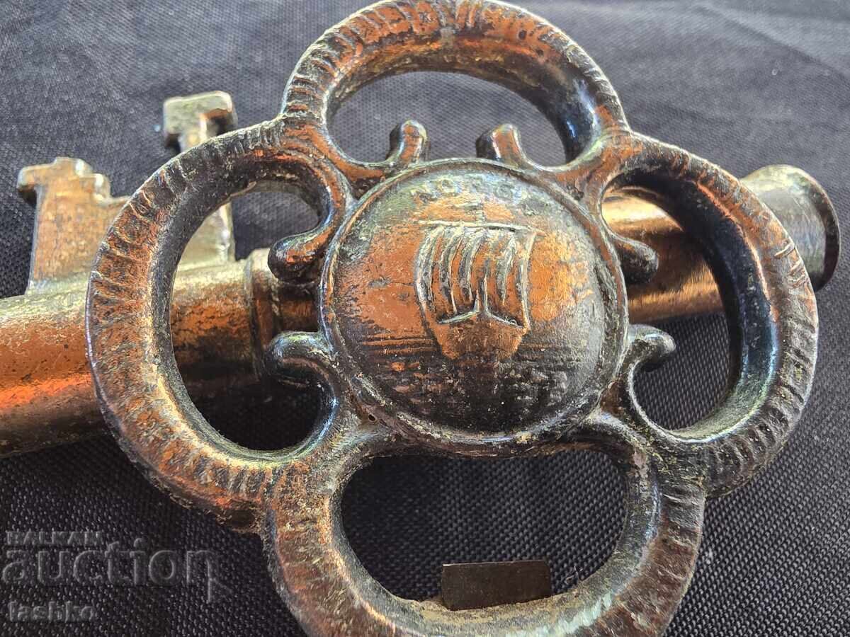 Old corkscrew, bottle opener - 6