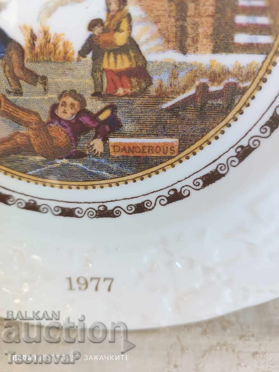 Δημοπρασία Διακοσμητικό πορσελάνινο πιάτο COALPORT