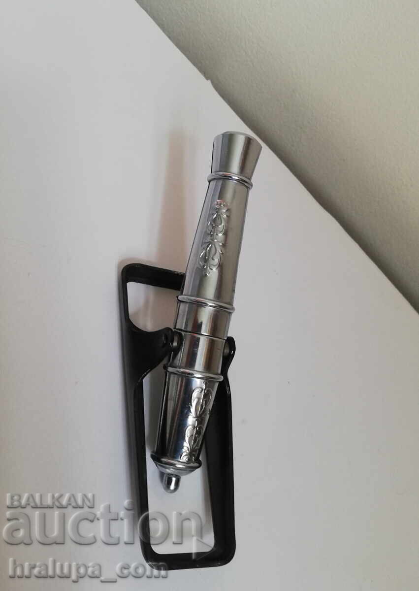 Delivery of Corkscrew bottle opener cannon