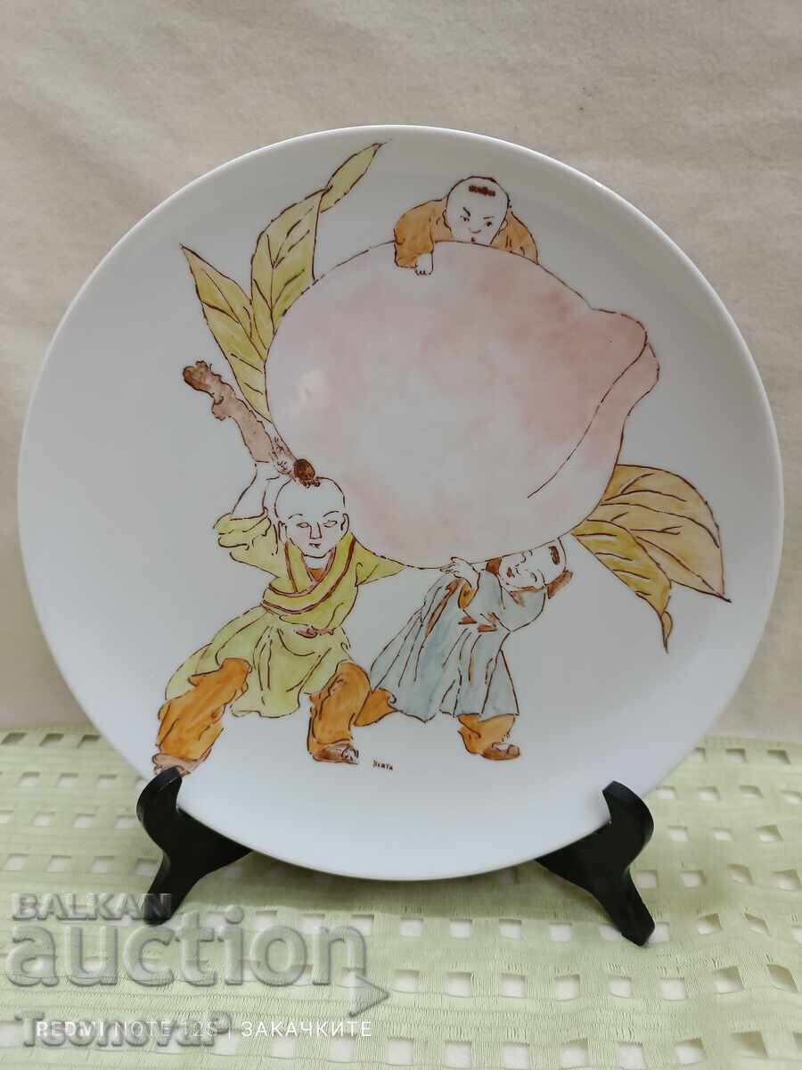 Πορσελάνινη πιατέλα για κρέμασμα