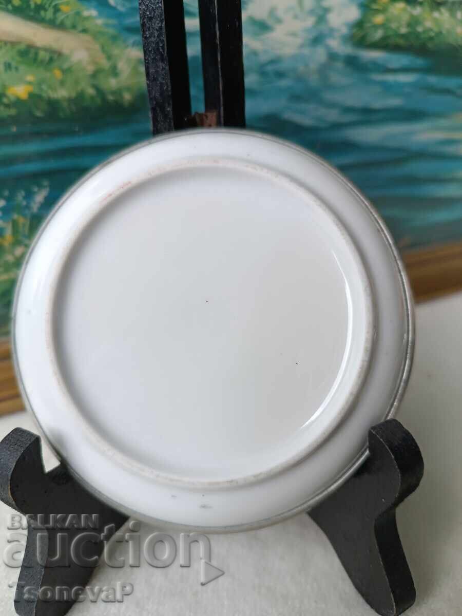 Διακοσμητικά πορσελάνινα πιατάκια με μεταλλικό ανάγλυφο περίβλημα - 5