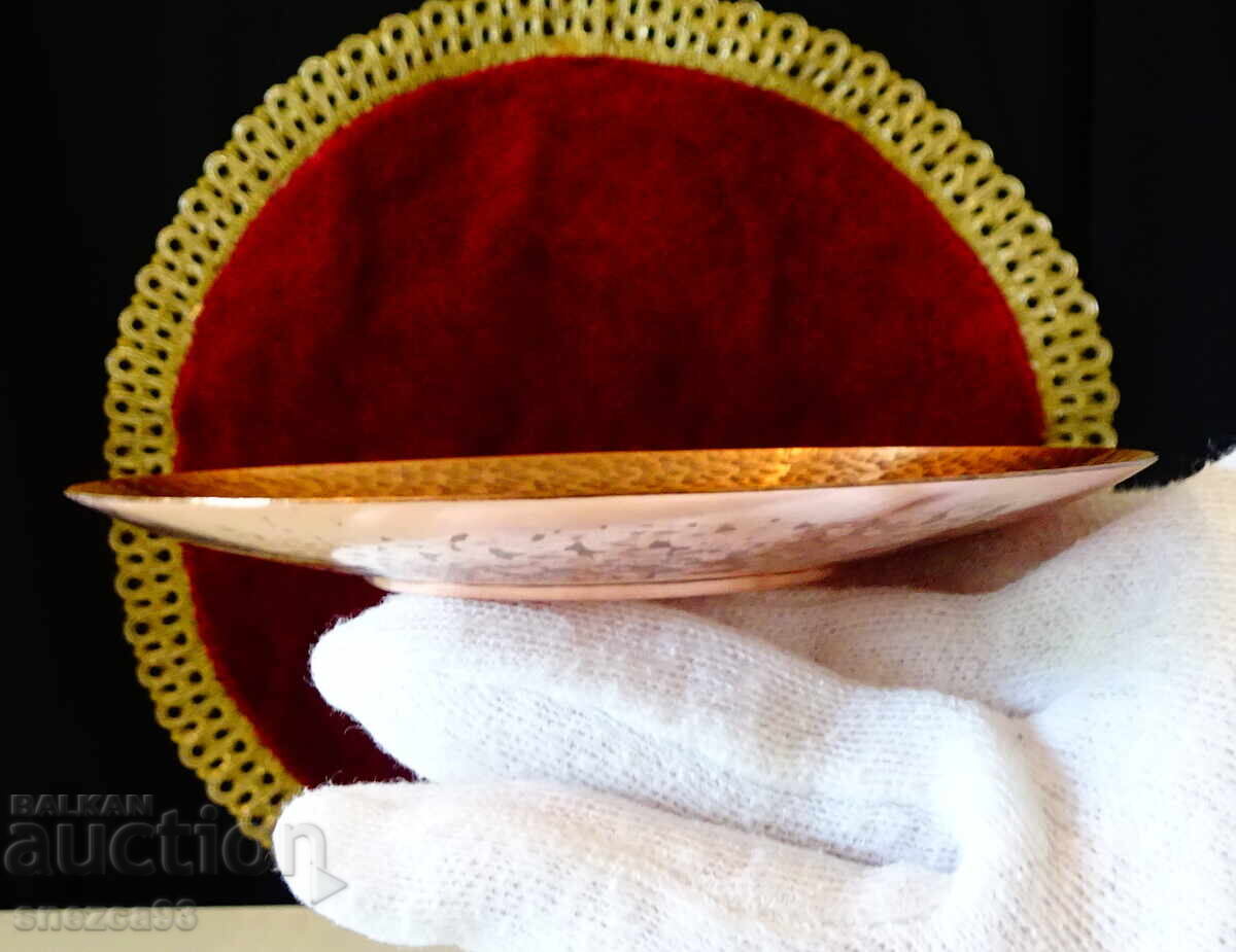 Farfurie de desert din miere, cupru curat forjat cu preț 6.00 BGN | € 3.07