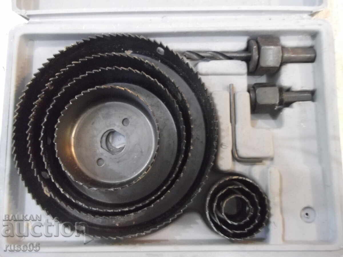 Discs / hole saws / saw blades set for wood with price 10.00 BGN | € 5.11