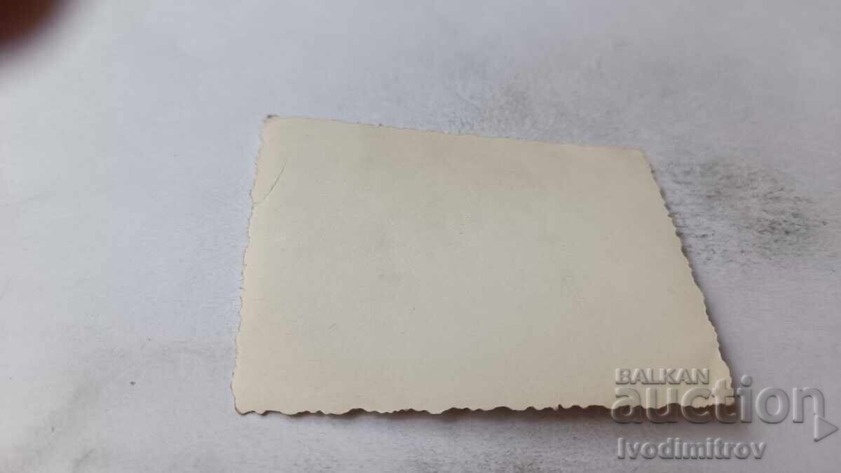 Снимка Четирима млади мъже в морето с цена 2.45 лв. | € 1.25 Снимка Четирима млади мъже в морето с цена 2.45 лв. | € 1.25