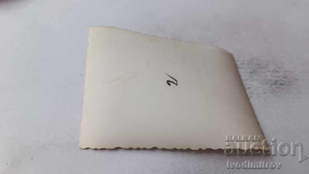 Снимка Млад мъж на плажа с цена 2.45 лв. | € 1.25 Снимка Млад мъж на плажа с цена 2.45 лв. | € 1.25