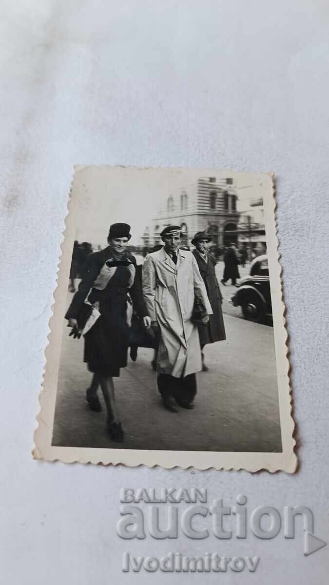 Φωτογραφία Σοφία Άνδρας και γυναίκα σε μια βόλτα Φωτογραφία Σοφία Άνδρας και γυναίκα σε μια βόλτα