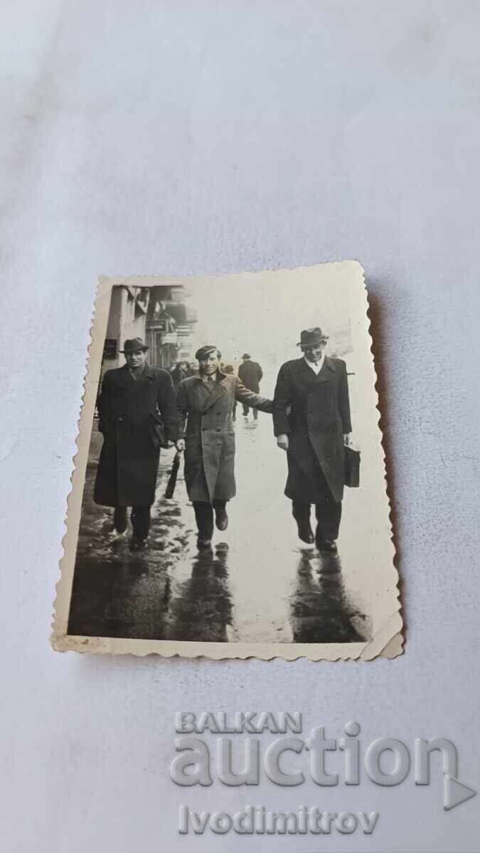 Photo Sofia Three men on a walk Photo Sofia Three men on a walk