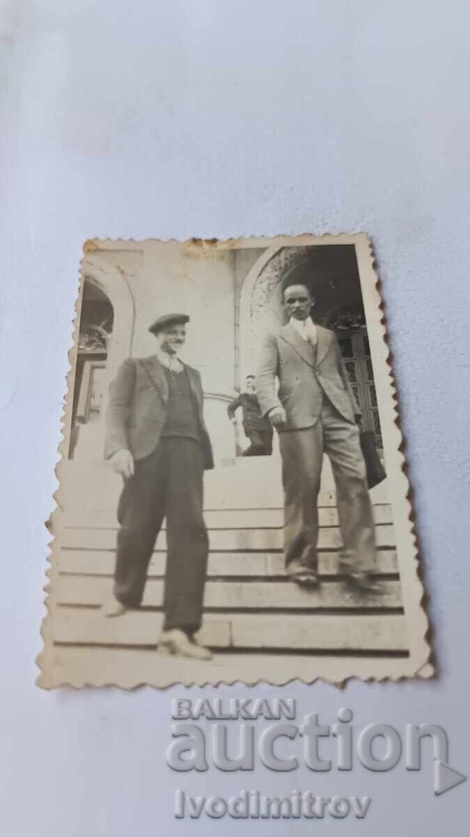Photo Sofia Two men descending stairs Photo Sofia Two men descending stairs