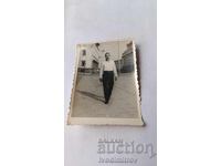 Fotografie Sofia Tânăr în fața Mausoleului lui Gheorghi Dimitrov