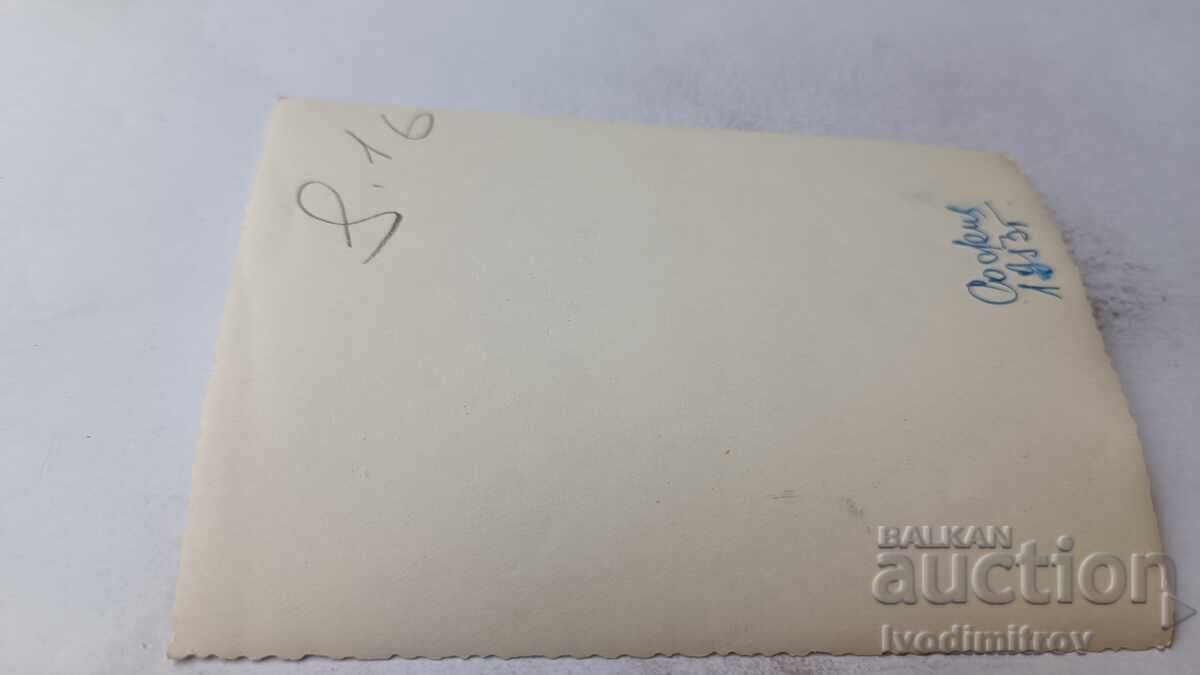 Φωτογραφία Σόφιας, Δύο αξιωματικοί στη λεωφόρο Λένιν, 1953 με τιμή 1.85 BGN | € 0.95 Φωτογραφία Σόφιας, Δύο αξιωματικοί στη λεωφόρο Λένιν, 1953 με τιμή 1.85 BGN | € 0.95