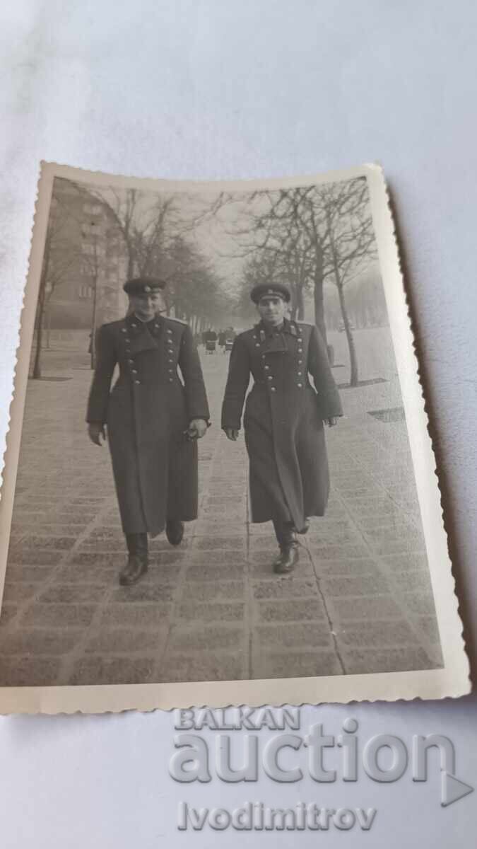 Φωτογραφία Σόφιας, Δύο αξιωματικοί στη λεωφόρο Λένιν, 1953 Φωτογραφία Σόφιας, Δύο αξιωματικοί στη λεωφόρο Λένιν, 1953
