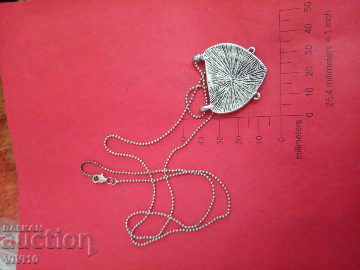 Старинно колие с емаил с цена 30.00 лв. | € 15.34 Старинно колие с емаил с цена 30.00 лв. | € 15.34