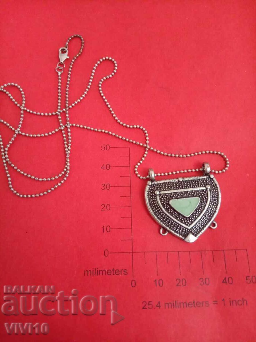 Старинно колие с емаил Старинно колие с емаил