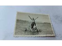 Φωτογραφία Νεαροί άνδρες στη θάλασσα