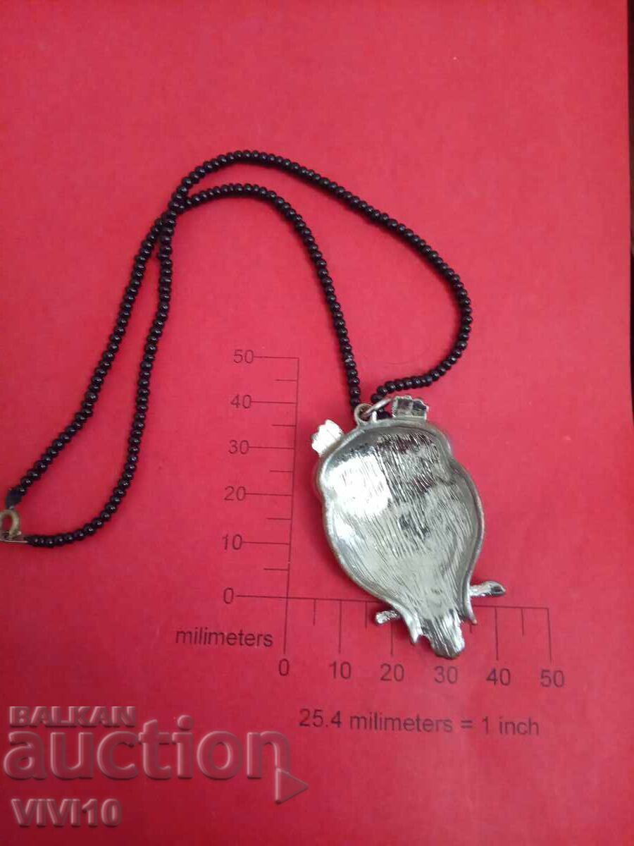 Colier vechi cu email cu preț € 15.00 | 29.34 BGN