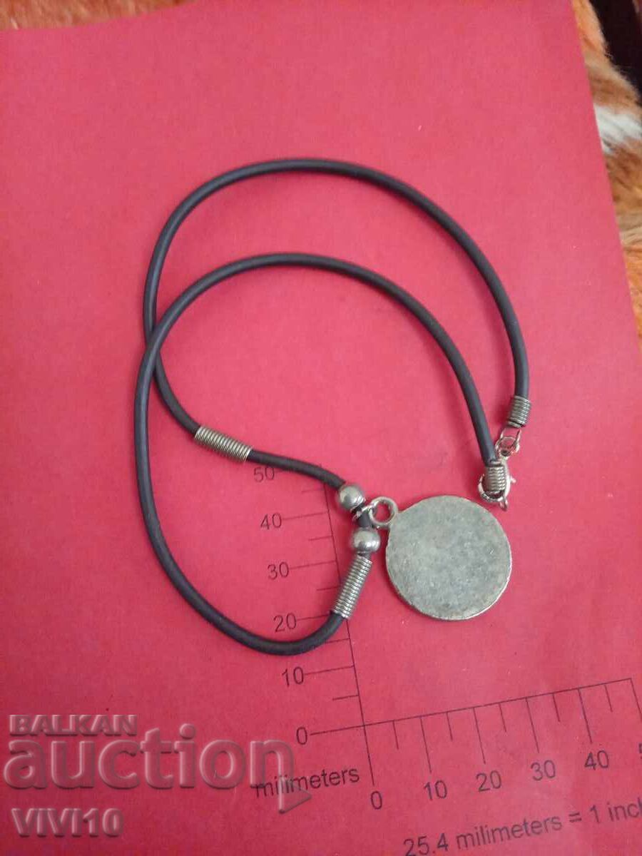 Antique enamel necklace with price 30.00 BGN | € 15.34 Antique enamel necklace with price 30.00 BGN | € 15.34