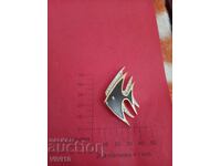 Broșă veche cu email și pietre