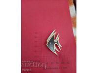 Broșă veche cu email și pietre