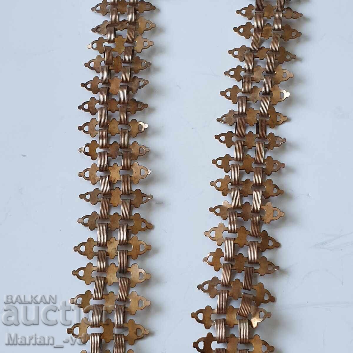 Auction  Antique jewelry from a double with a silver coin