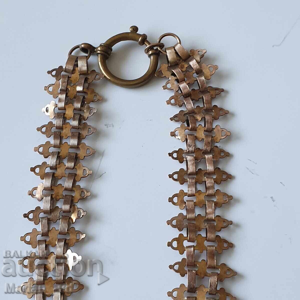 Delivery of Antique jewelry from a double with a silver coin