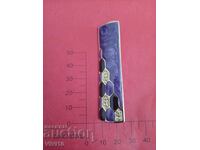 Broșă veche cu email și pietre