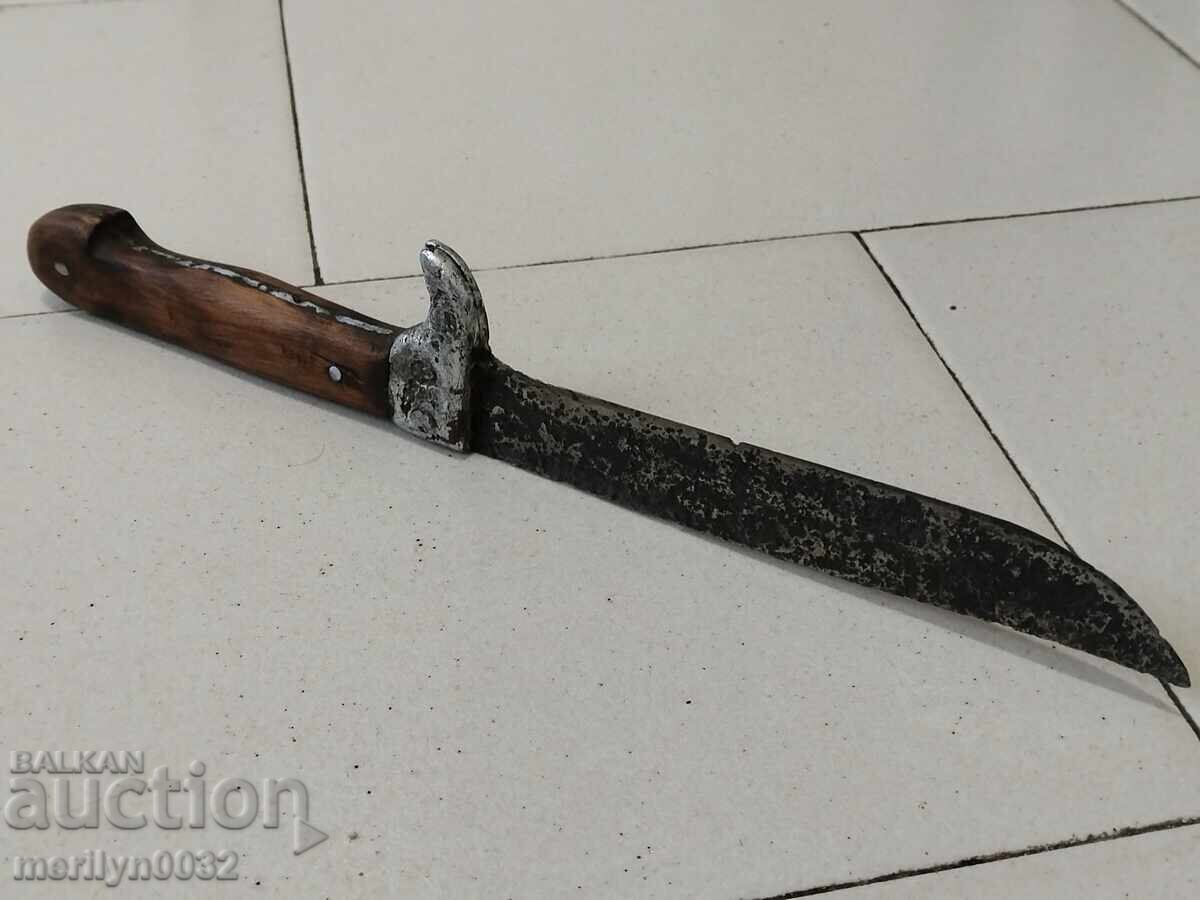 Παλιό μαχαίρι με φρουρά και αυλάκι, χωρίς θήκη με τιμή 89.00 BGN | € 45.50 Παλιό μαχαίρι με φρουρά και αυλάκι, χωρίς θήκη με τιμή 89.00 BGN | € 45.50
