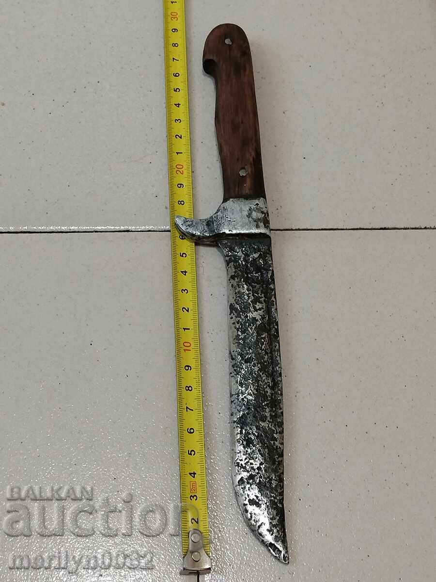 Παράδοση Παλιό μαχαίρι με φρουρά και αυλάκι, χωρίς θήκη Παράδοση Παλιό μαχαίρι με φρουρά και αυλάκι, χωρίς θήκη