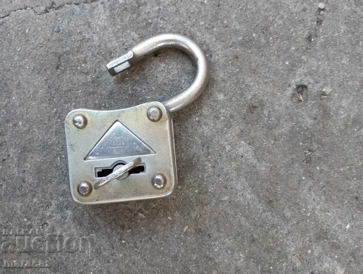 Old metal padlock with price 10.00 BGN | € 5.11 Old metal padlock with price 10.00 BGN | € 5.11
