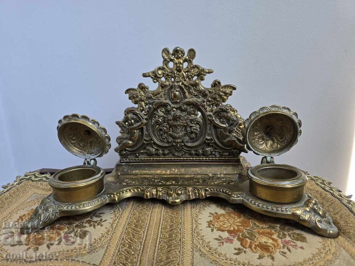 Mare călimară antică franceză din bronz cu preț 149.99 BGN | € 76.69 Mare călimară antică franceză din bronz cu preț 149.99 BGN | € 76.69