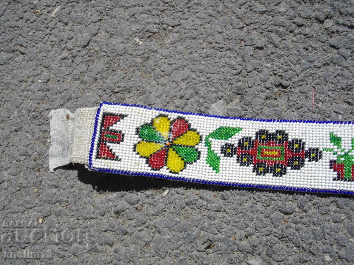 Licitație Centură veche pentru costum popular, mărgele, albastre Licitație Centură veche pentru costum popular, mărgele, albastre