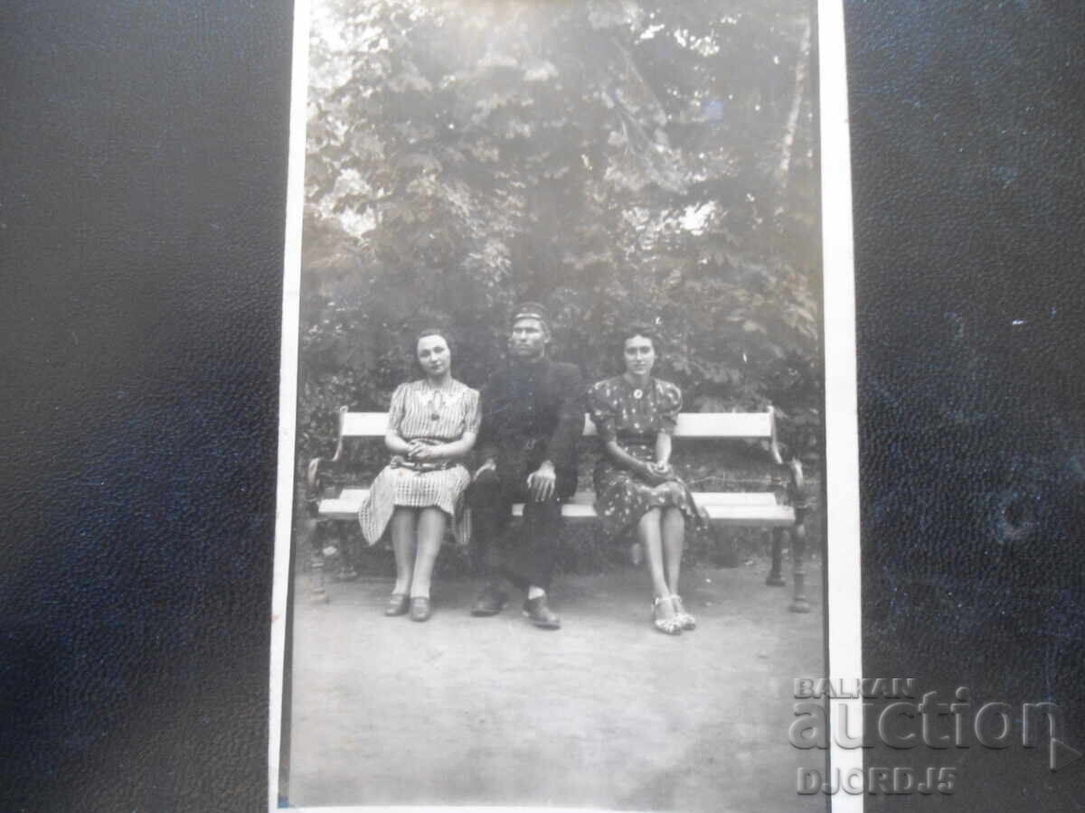 Παλιά φωτογραφία, Στο χωριό Μπάνκι το 1939