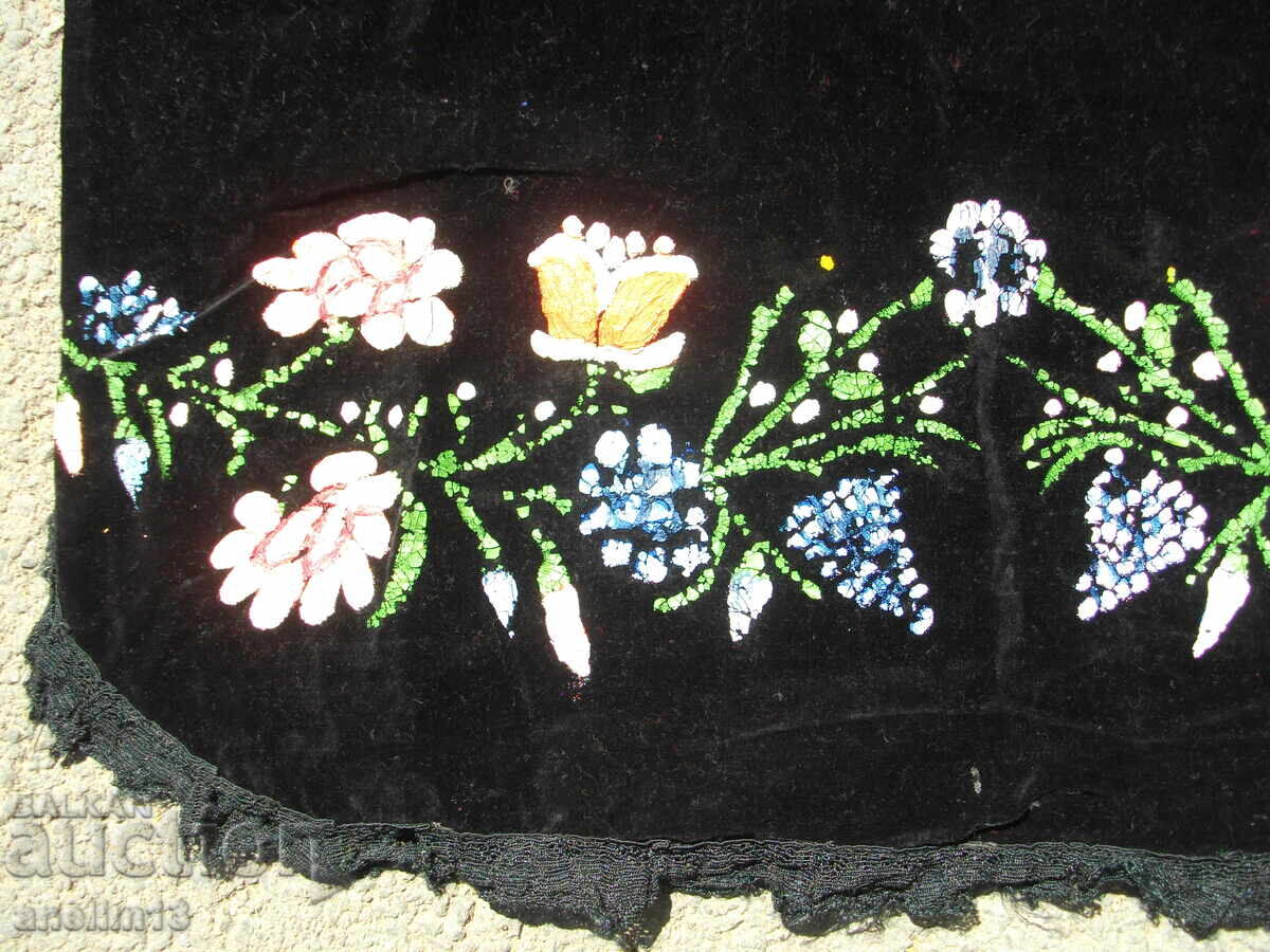 Auction  OLD HAND-PAINTED APRON FOR A TRADITIONAL COSTUME