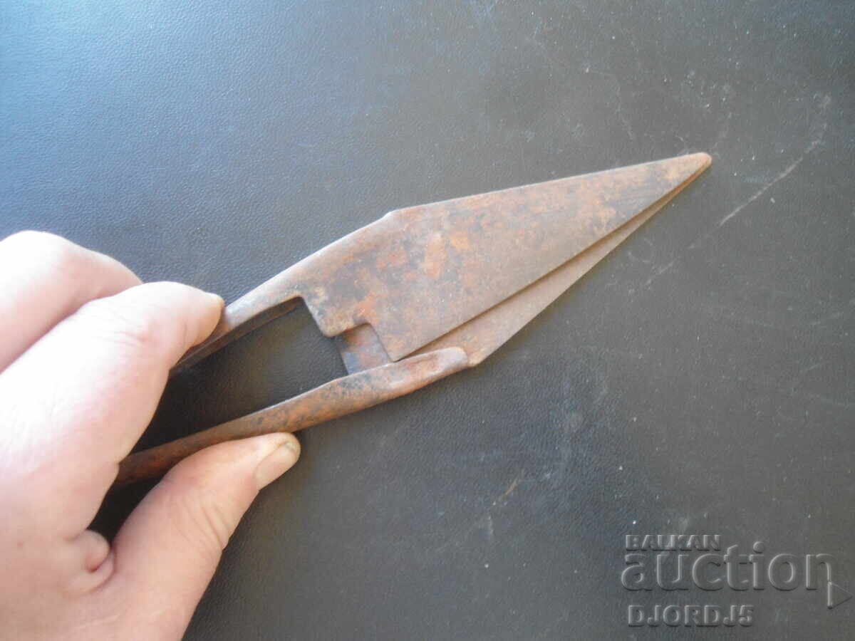 Old forged scissors with price 4.00 BGN | € 2.05
