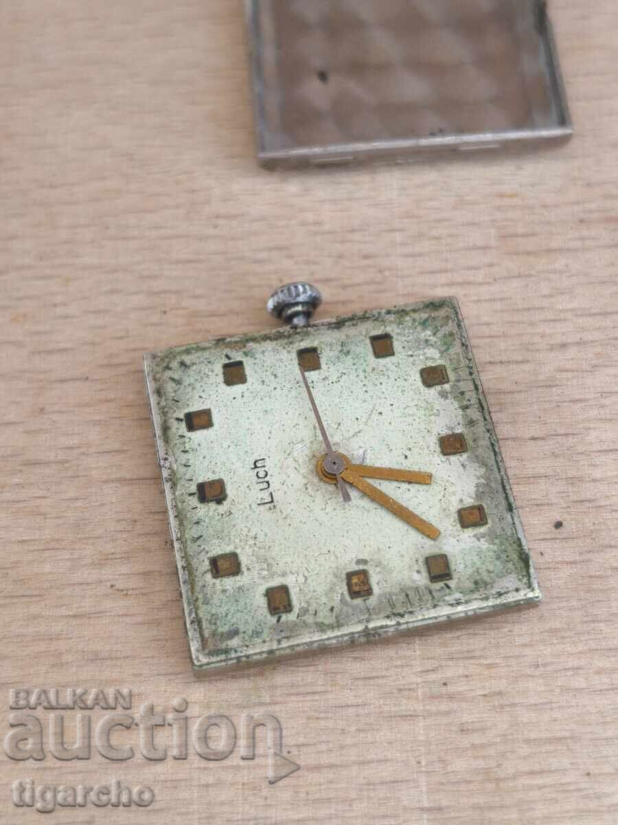 Κατασκευαστής ανδρικών ρολογιών Luch με τιμή 25.00 BGN | € 12.78 Κατασκευαστής ανδρικών ρολογιών Luch με τιμή 25.00 BGN | € 12.78