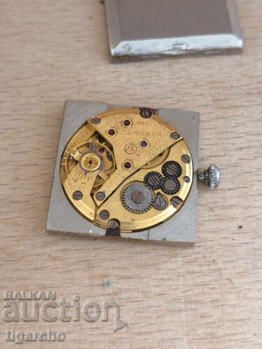 Παράδοση Κατασκευαστής ανδρικών ρολογιών Luch Παράδοση Κατασκευαστής ανδρικών ρολογιών Luch