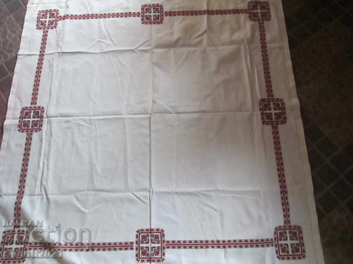 Hand-embroidered tablecloth, folk motifs, 145x145 cm Hand-embroidered tablecloth, folk motifs, 145x145 cm
