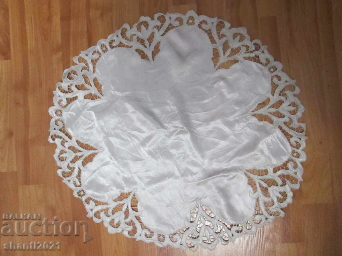 Κάλυμμα, καρέ - σατέν, κομμένη κεντητική, 60x54εκ