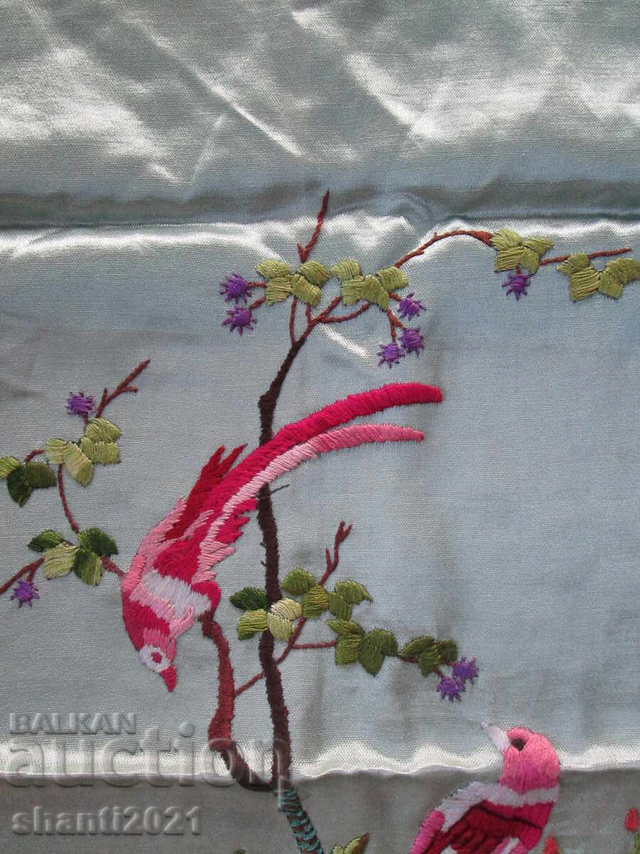 Auction Hand-stitched tapestry - parrots, 64x44cm Auction Hand-stitched tapestry - parrots, 64x44cm