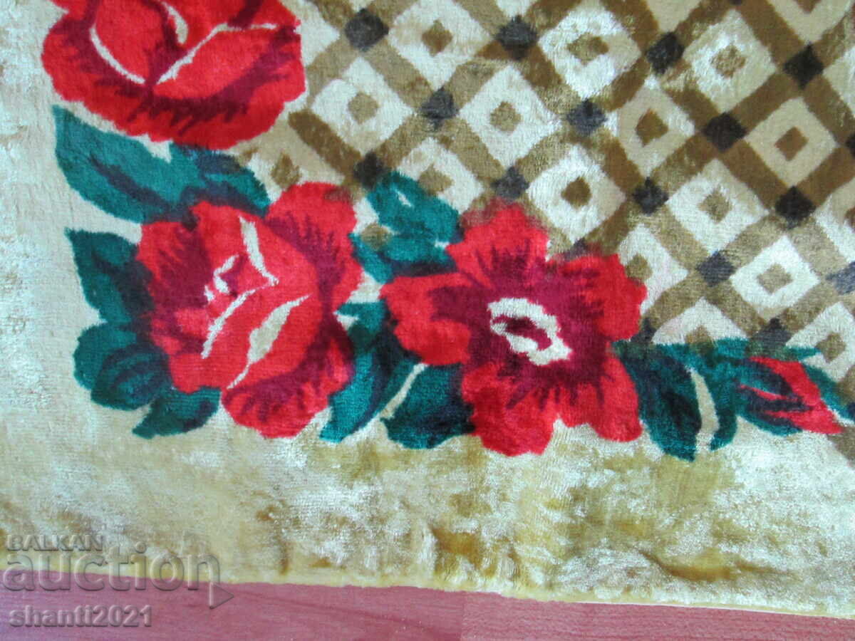 Auction  New with tag 2 pieces plush pillowcases 38x38cm