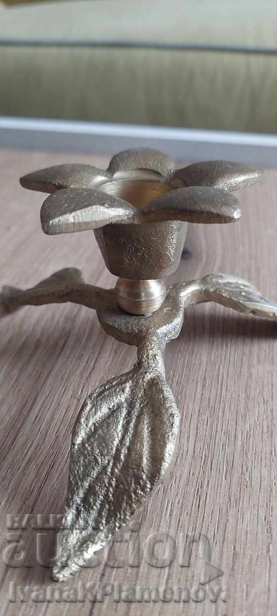 Delivery of Bronze Candlestick for Connoisseurs