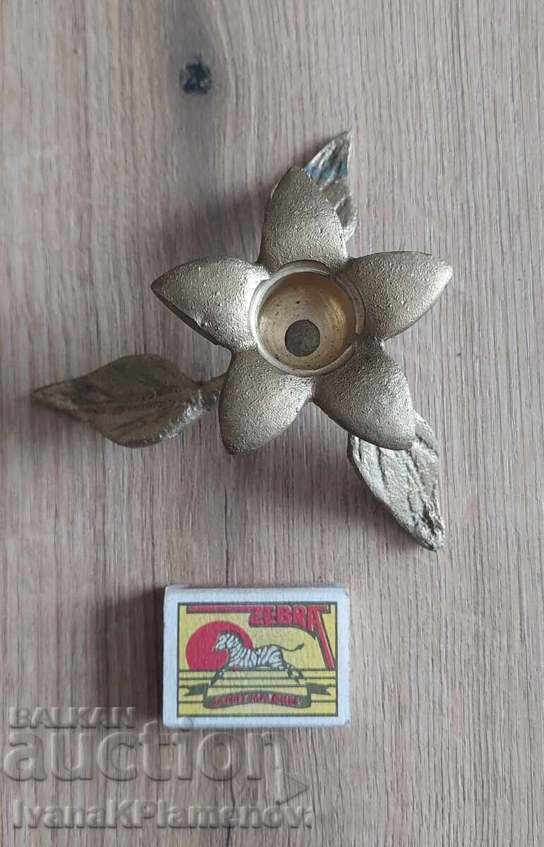 Κηροπήγιο μπρούτζινο για γνώστες - 6 Κηροπήγιο μπρούτζινο για γνώστες - 6