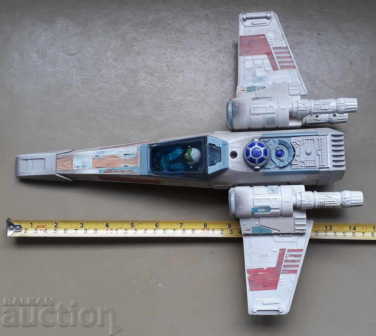 Licitație Star Wars Războiul Stelelor - nava lui Luke Skywalker Licitație Star Wars Războiul Stelelor - nava lui Luke Skywalker