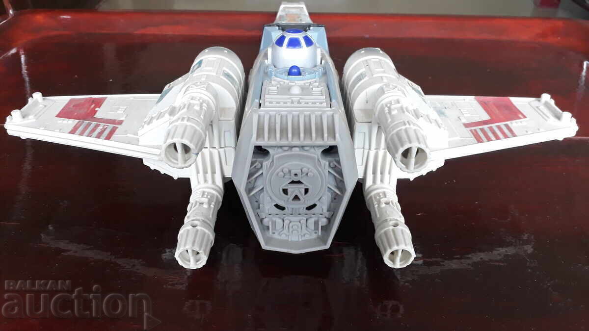 Livrarea Star Wars Războiul Stelelor - nava lui Luke Skywalker Livrarea Star Wars Războiul Stelelor - nava lui Luke Skywalker