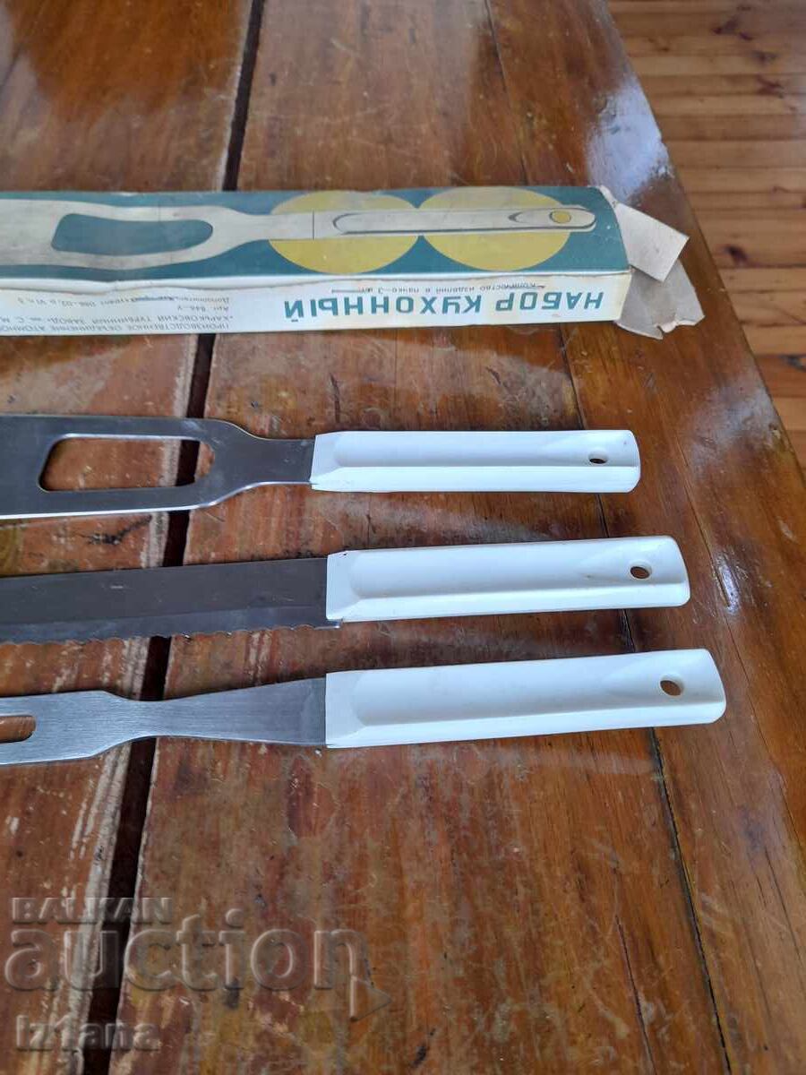 Παράδοση Σετ κουζινικών εργαλείων, μαχαιροπίρουνα Παράδοση Σετ κουζινικών εργαλείων, μαχαιροπίρουνα