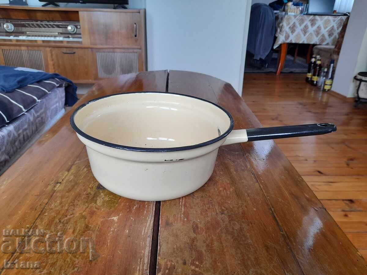 Παλαιό εμαγιέ σουρωτήρι, τρυπητό