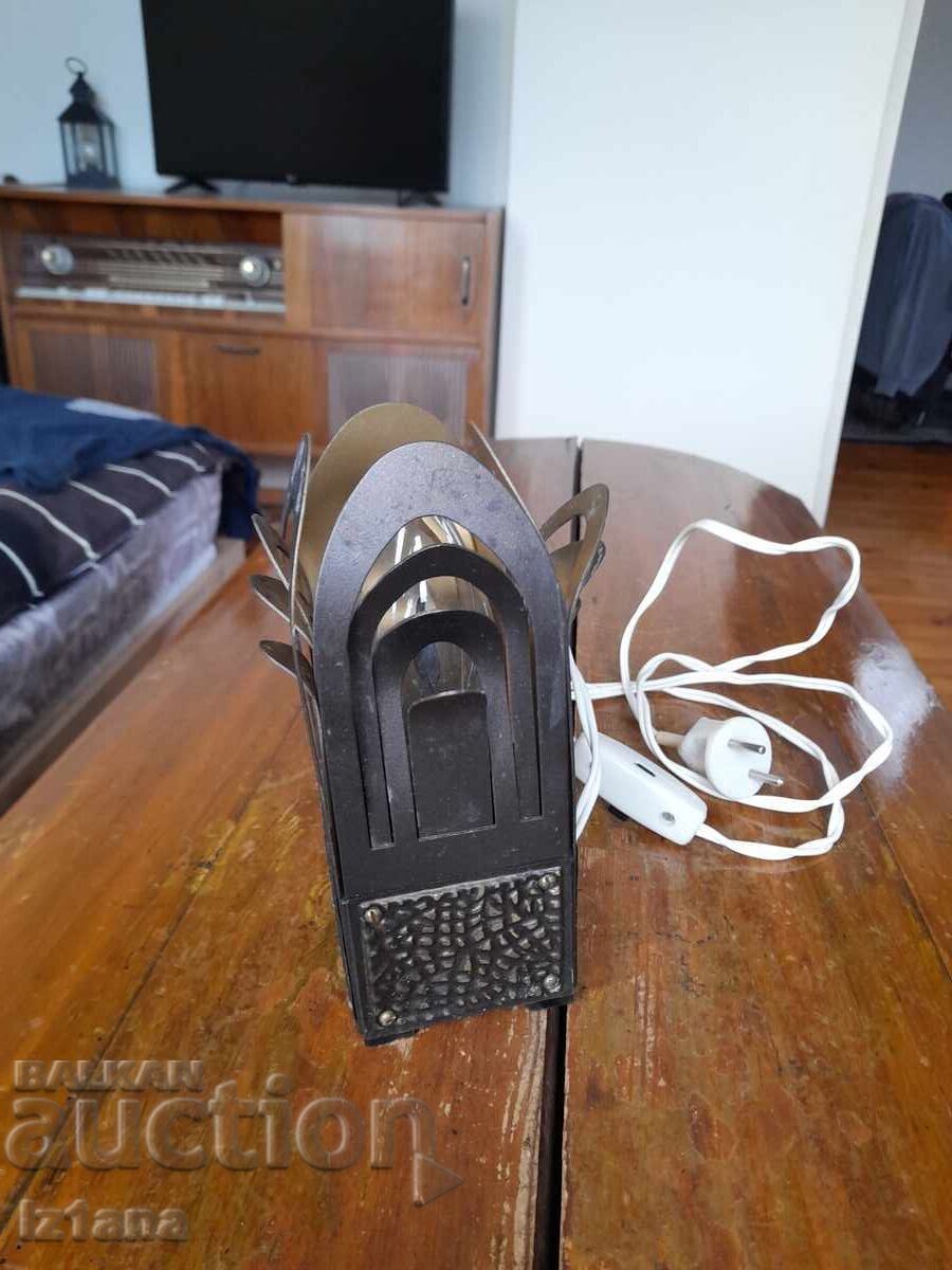 Lampă decorativă veche Vază cu preț 110.00 BGN | € 56.24 Lampă decorativă veche Vază cu preț 110.00 BGN | € 56.24