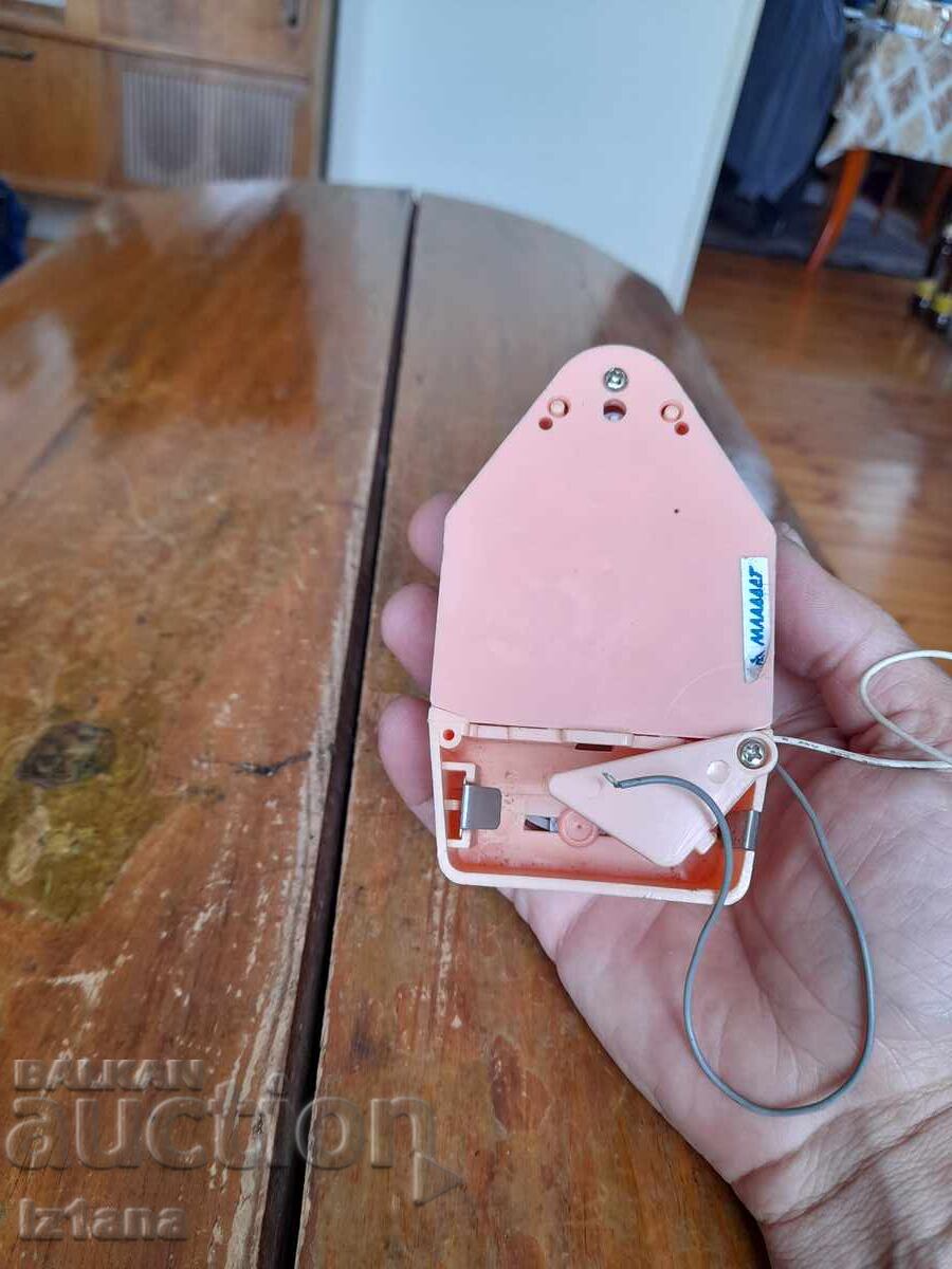 Доставка на Стара детска музикална играчка с плочи